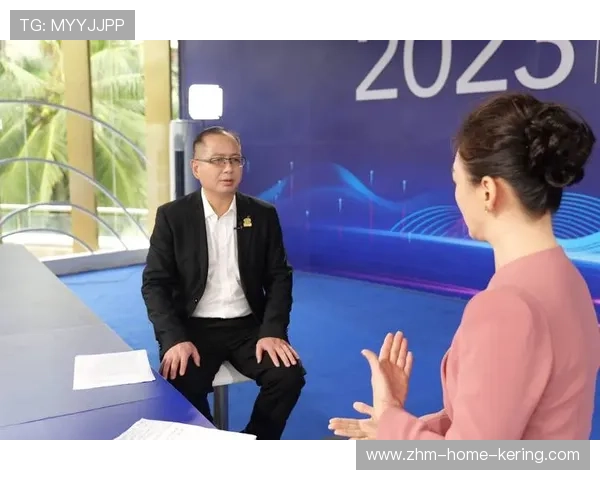 核心对决：张伟与周楠火力交锋，谁才是真正的球队领袖？，张伟周欣